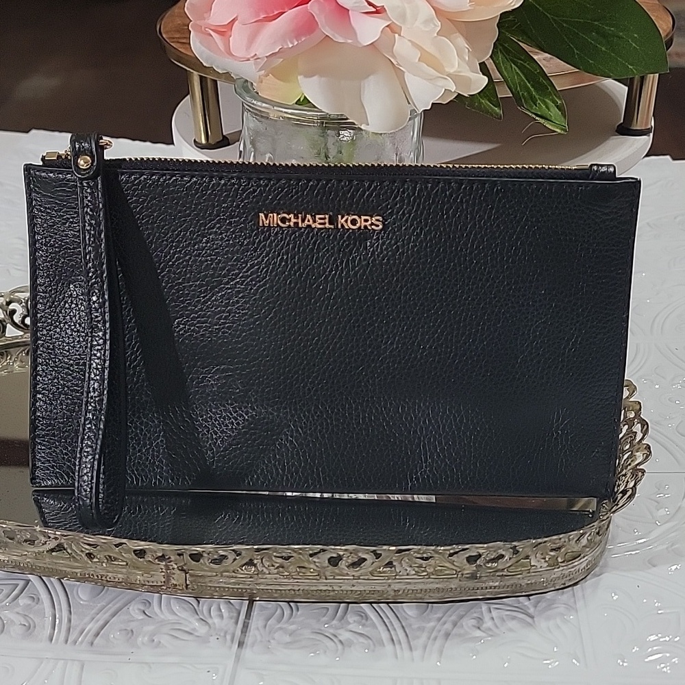 Michael Kors Jet Set Bedford Large Pebbled Leather Clutch Wristlet
